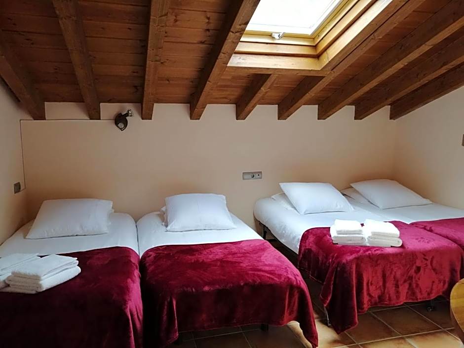 Foto 1 de 2 de Quadruple Room with Private External Bathroom