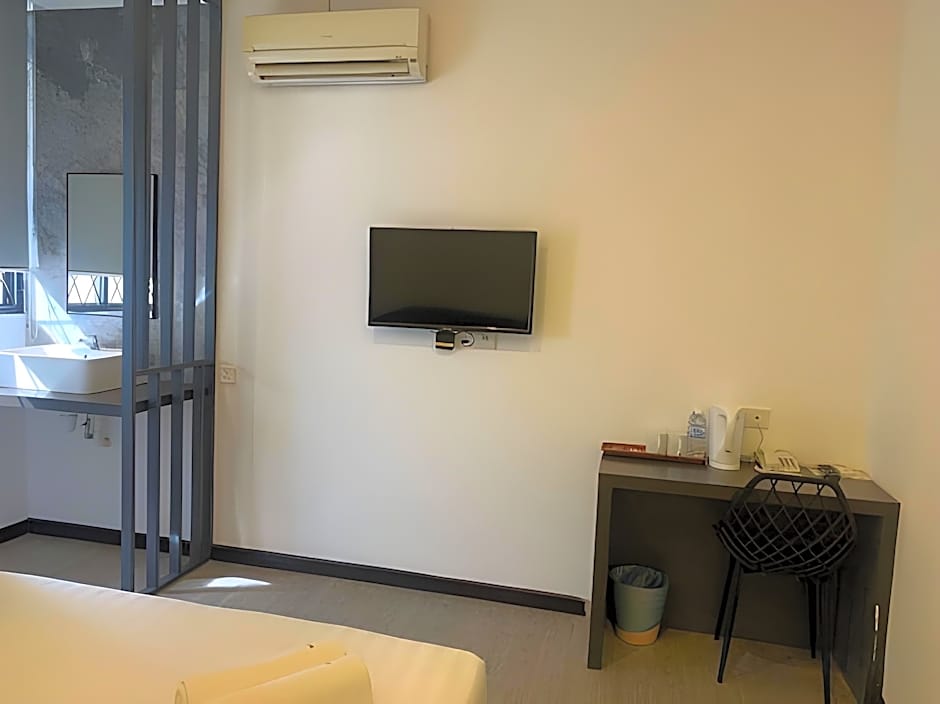 THE DAILY HOTEL