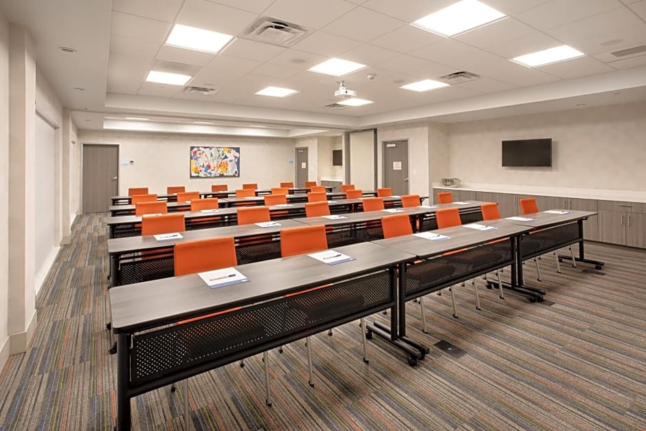 Holiday Inn Express And Suites Denver Ne - Brighton By IHG