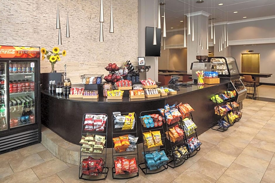 DoubleTree Suites by Hilton Hotel Detroit Downtown - Fort Shelby