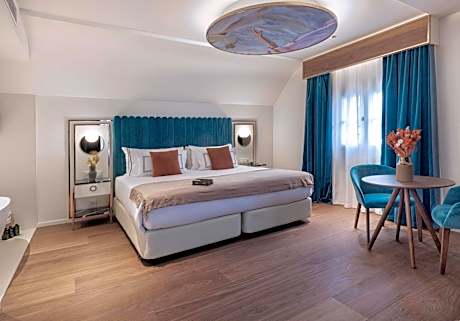 Elena Sorolla Suite