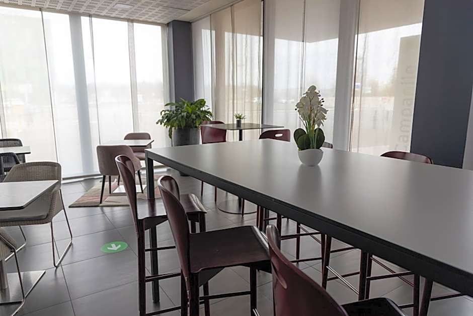 CAMPANILE BELFORT MONTBELIARD Gare La Jonxion