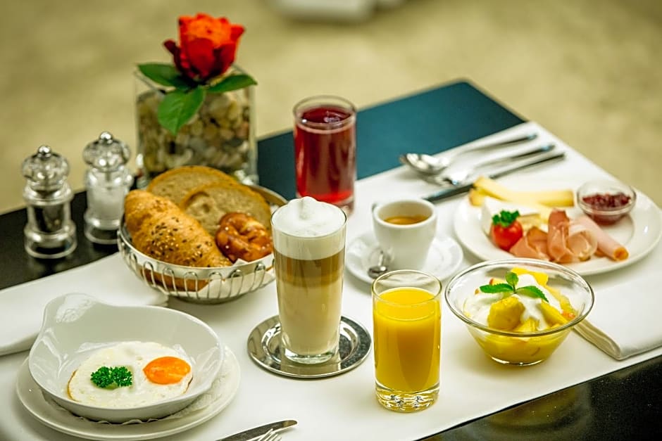dasbreitehotel am Rhein