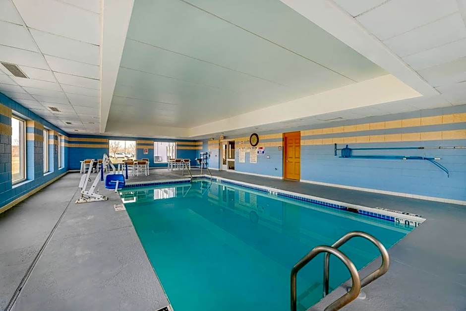 Comfort Inn & Suites Madison East - Monona