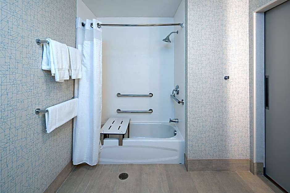 Holiday Inn Express and Suites Murrieta By IHG