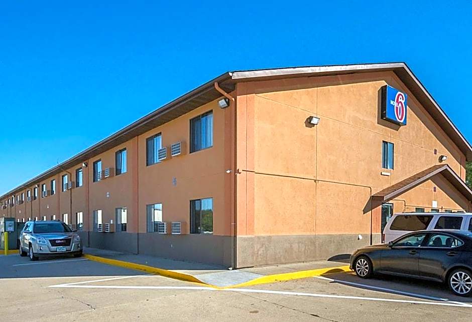 Motel 6-Marshalltown, IA