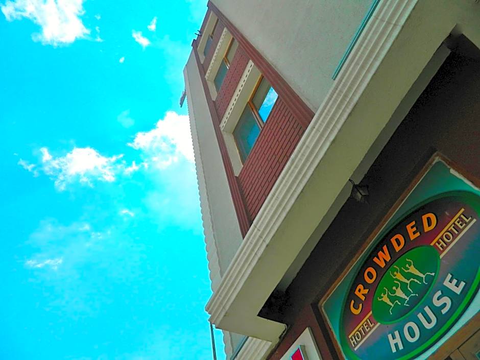 Hotel Crowded House