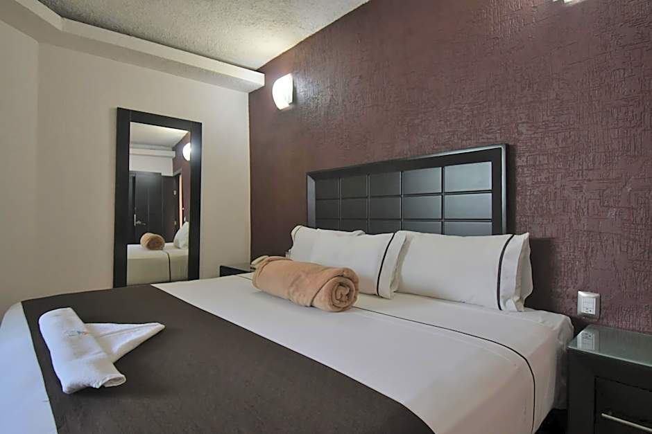 HOTEL PORTONOVO PLAZA GUADALAJARA