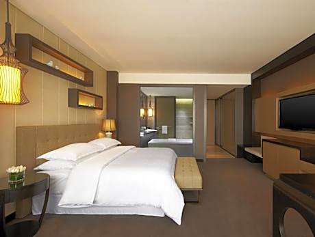 Sheraton Shanghai Waigaoqiao Hotel