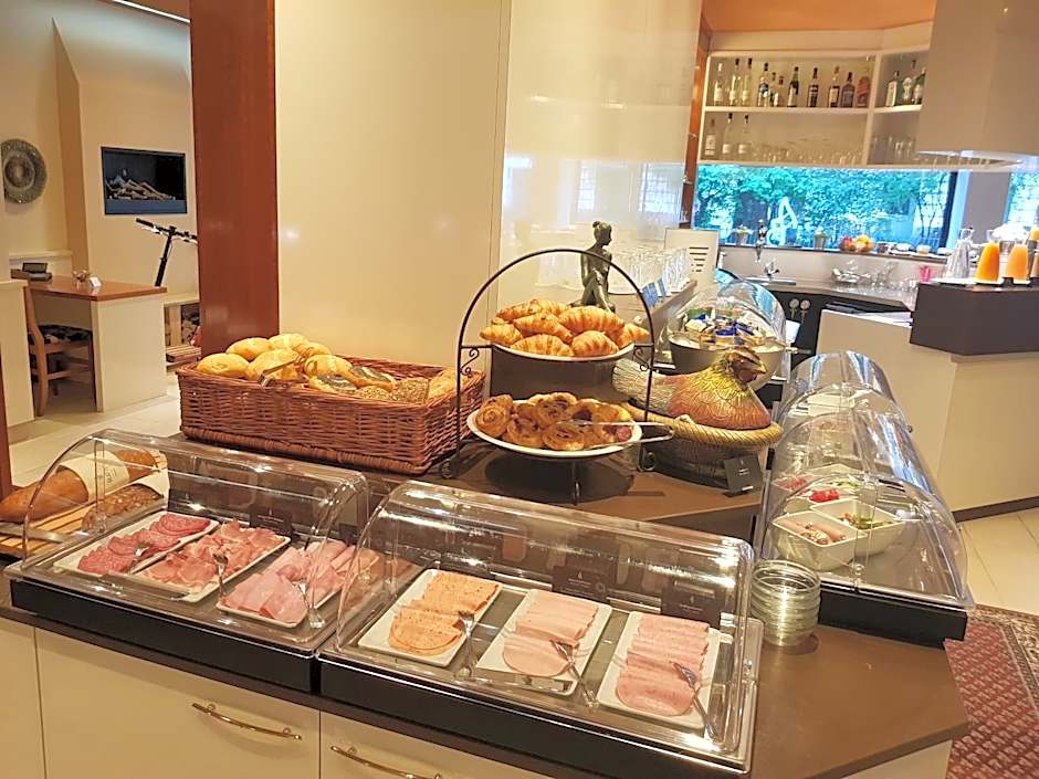 Hotel Altmünchen by Blattl