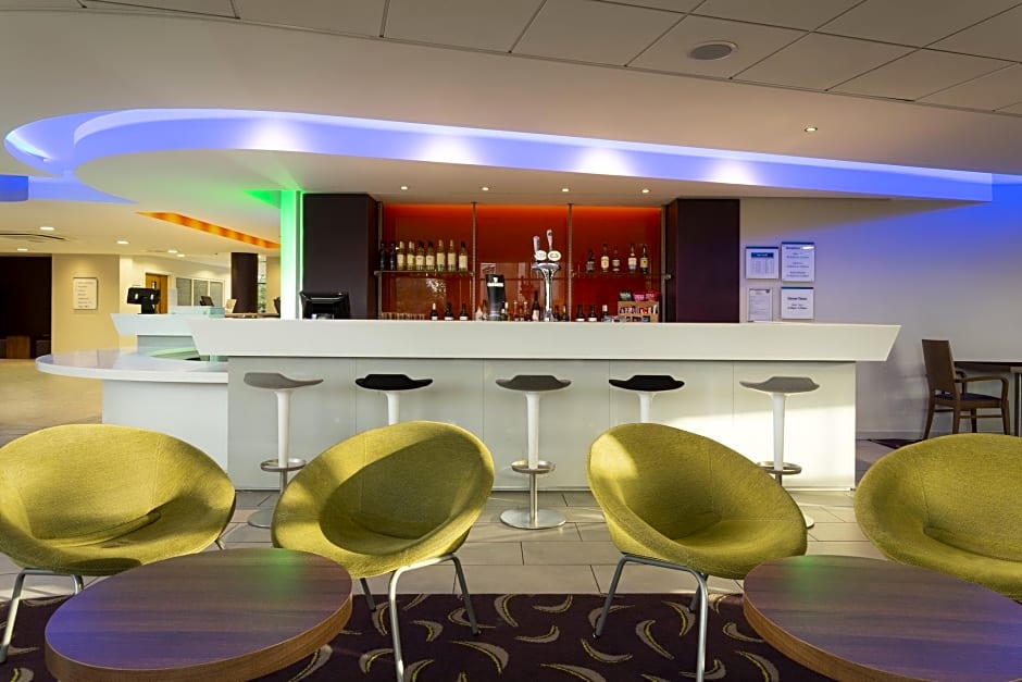 Holiday Inn Express Dunstable By IHG