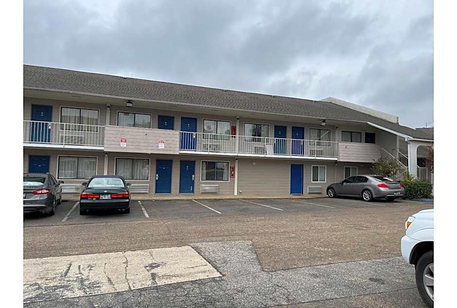 Motel 6 Millington TN