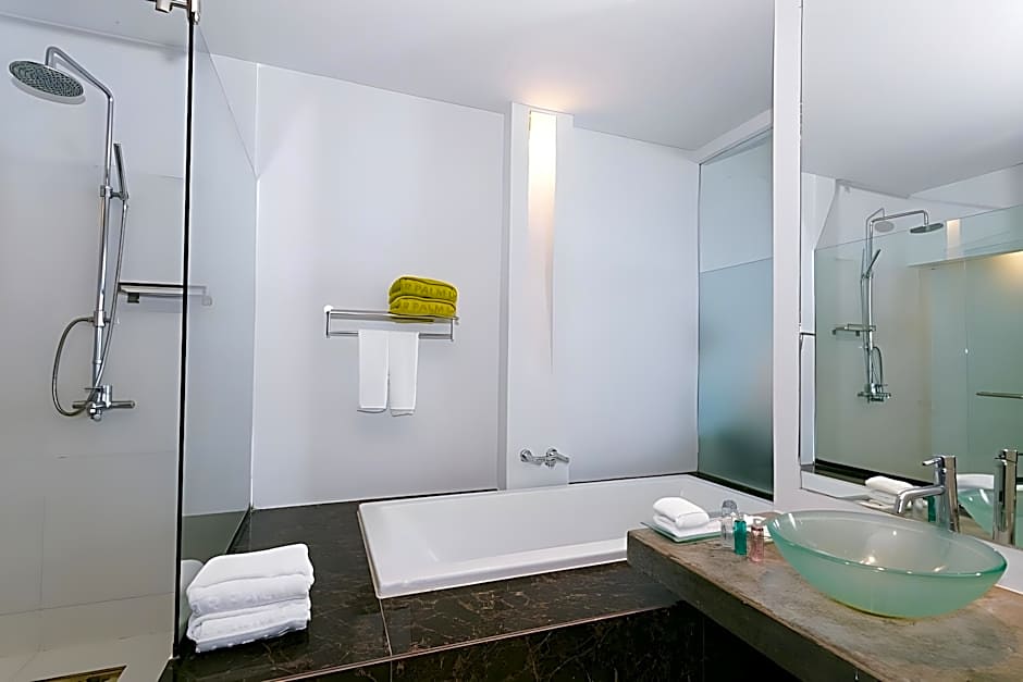 Sugar Palm Grand Hillside