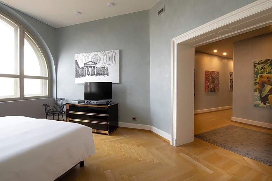 Photo 1 of 7 of Master Suite