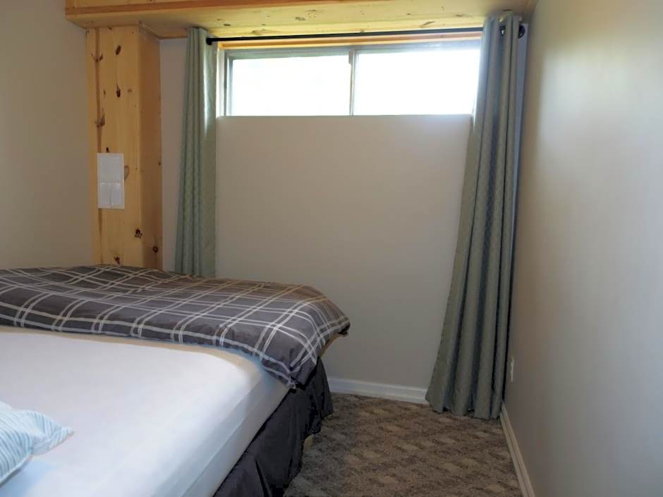 Gateside Chalets Expansive 6 Bedroom Hot Tub Near Village Blue Mountain