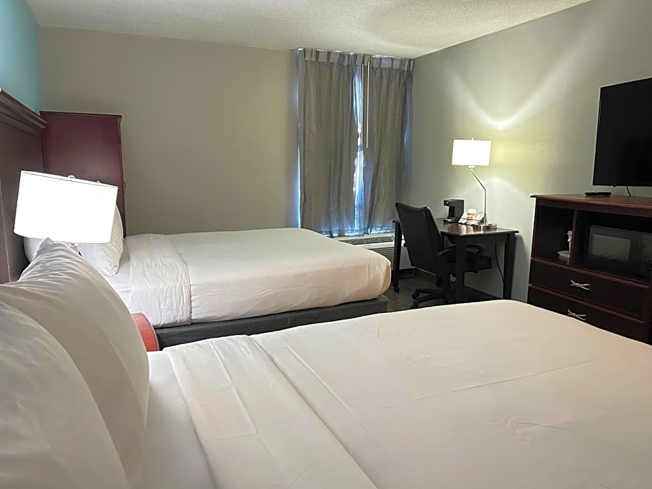 Clarion Inn And Suites Grand Rapids