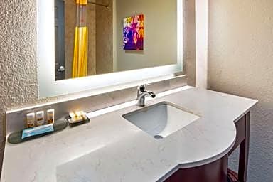 La Quinta Inn & Suites by Wyndham Ft. Pierce