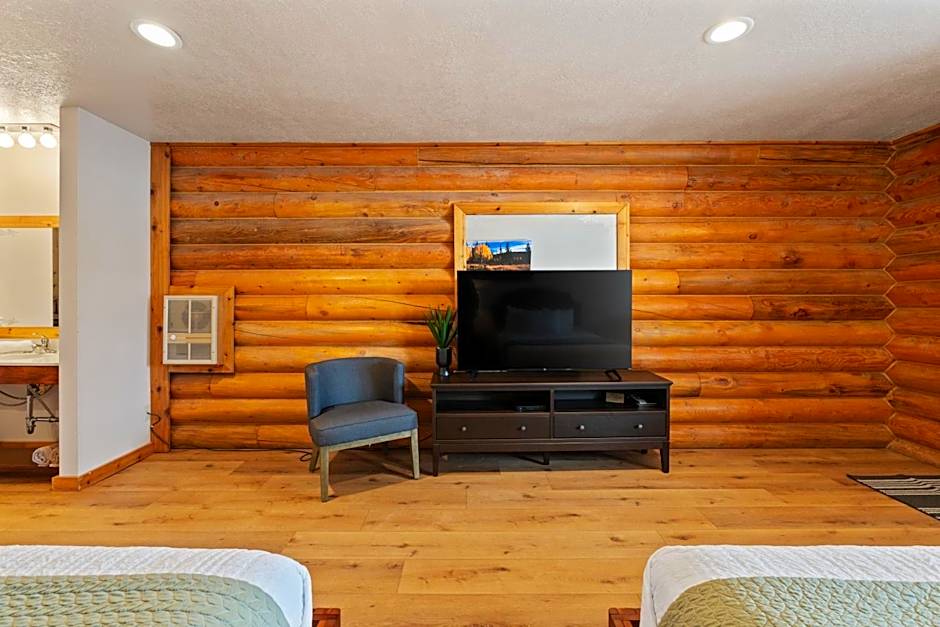 Duck Creek Village Inn