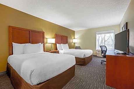 Double Room with Two Double Beds and Communication Assistance