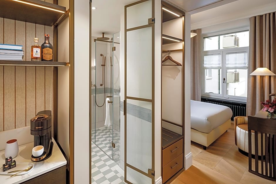 Small Luxury Hotel Ambassador a l'Opera