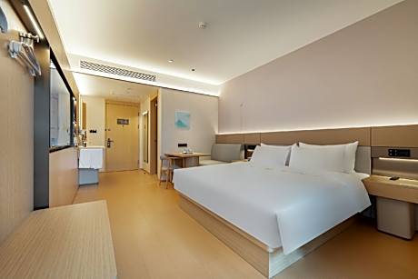 Queen Room with View