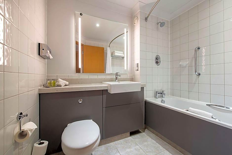 DoubleTree by Hilton Swindon