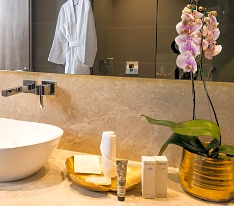 double superior queen bed