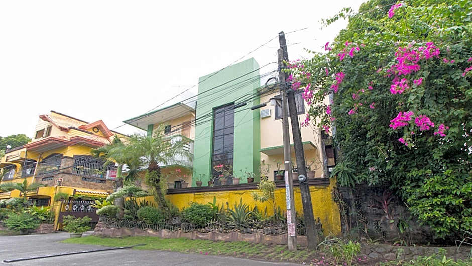 RedDoorz near Mariners Legazpi