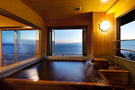 Japanese-Style Room with Private Bath and Special French Kaiseki Course Dinner - Sea View