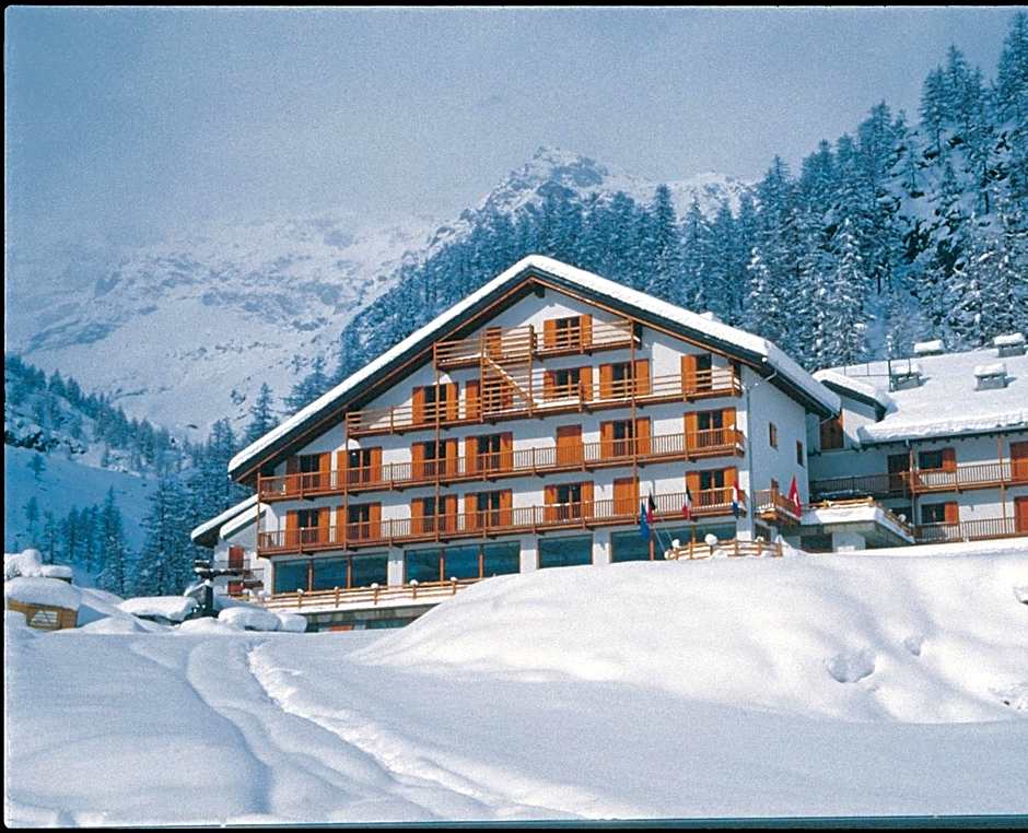 La Trinitè Monboso Hotel