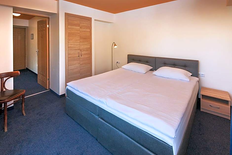 Tauras Center Hotel