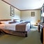 Creston Hotel & Suites