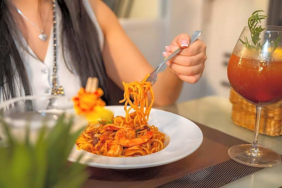 Patong Social Hotel and Restaurant