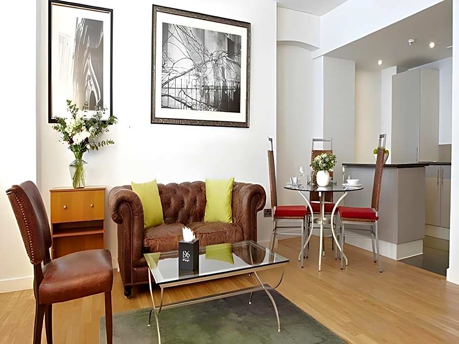 196 Bishopsgate Apartments by DMONTRIO