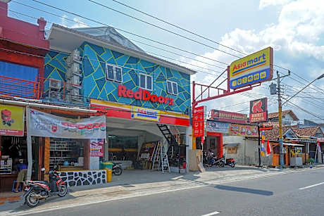 RedDoorz @ Jalan Raya Baturaden 2