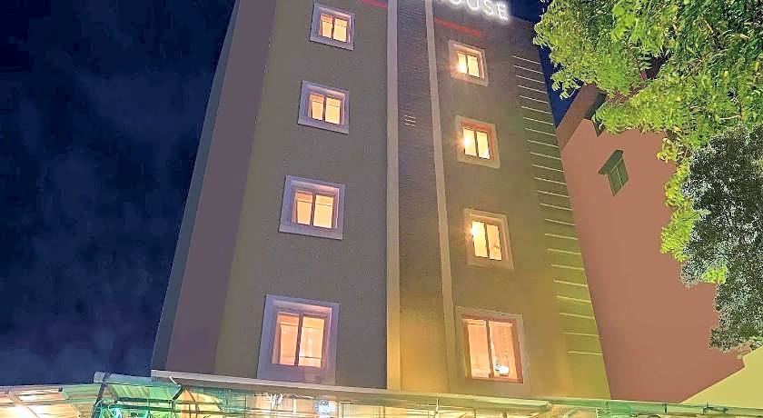 Super Oyo Townhouse 1148 Rcc Park View Inn – Hyderabad, 