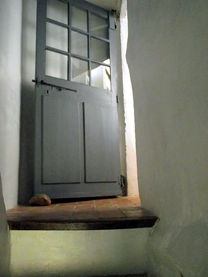 Longo Mai – Apt En Provence, UT