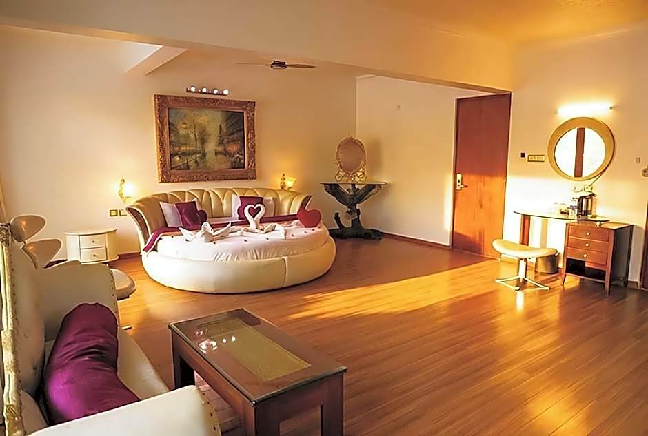 White Pearl Suites