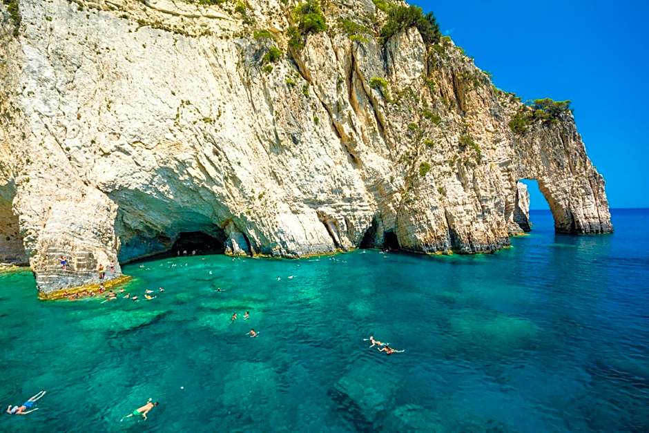 Blue Lake Holiday Homes - Keri Summer Escape