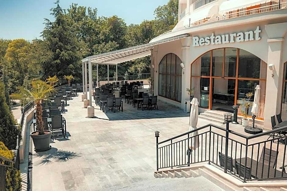 Continental Apartments