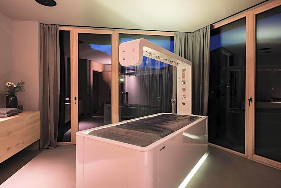 zelloon boutique hotel