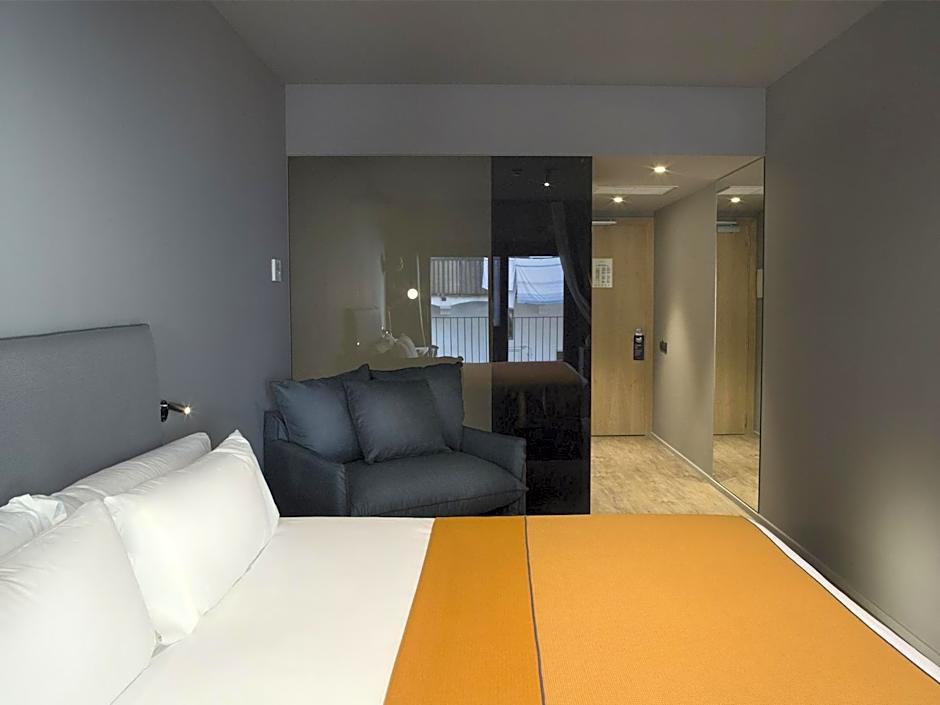 Yurbban Trafalgar Hotel