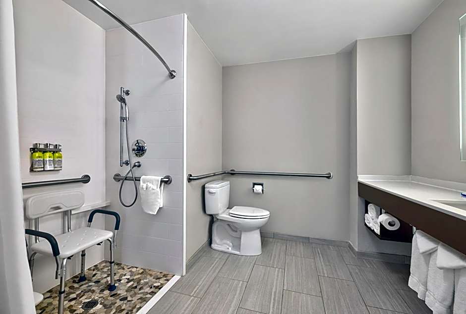 Holiday Inn Express Hotel & Suites Kansas City - Grandview By IHG