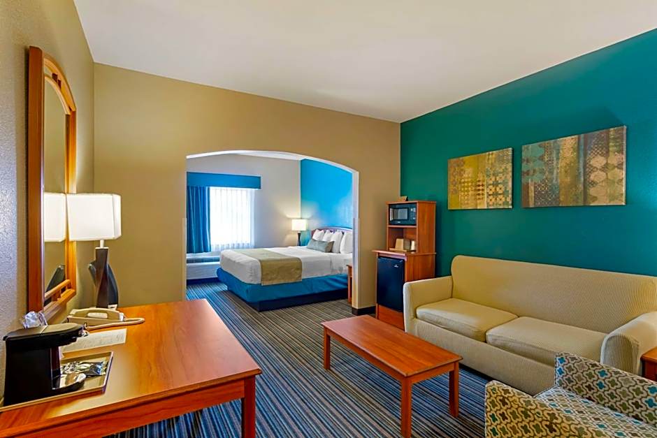 Photo 1 of 4 of 1 King Bed Suite