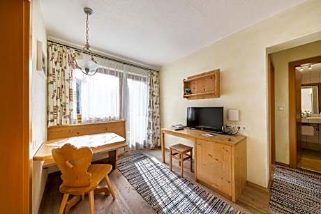 Family Room with Mountain View