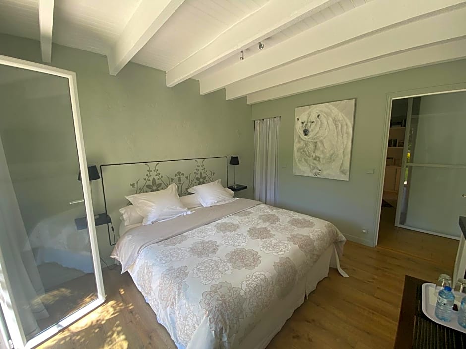 Villa De Miha – Valbonne, CT
