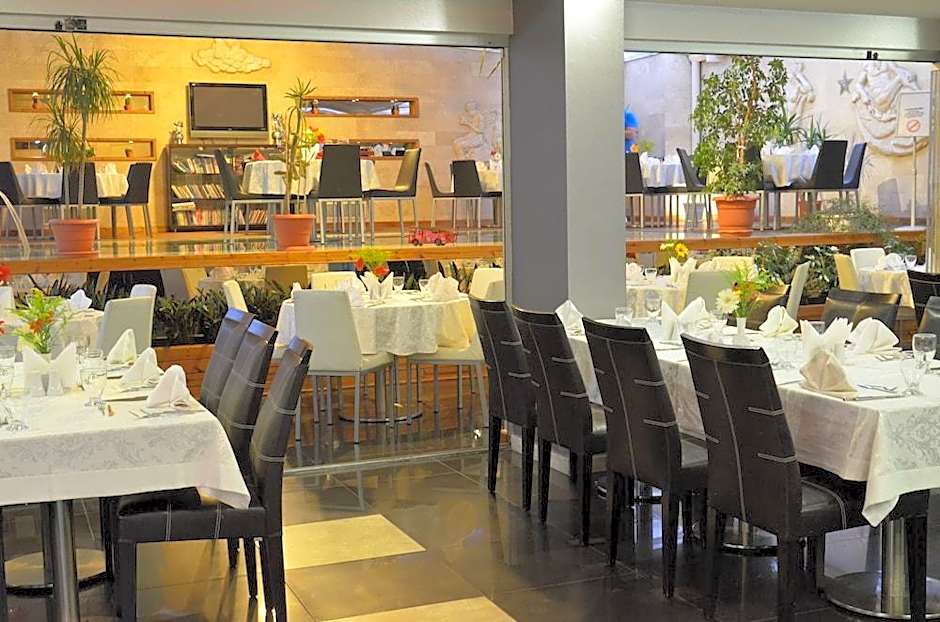 May Park Hotel