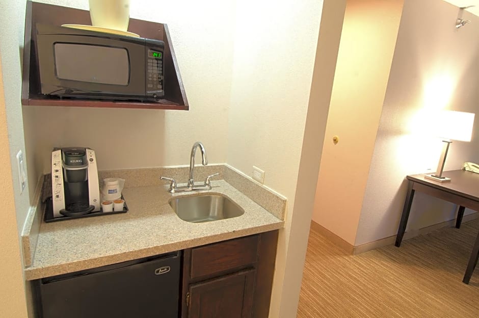 Holiday Inn Express Hotel & Suites Chicago-Libertyville