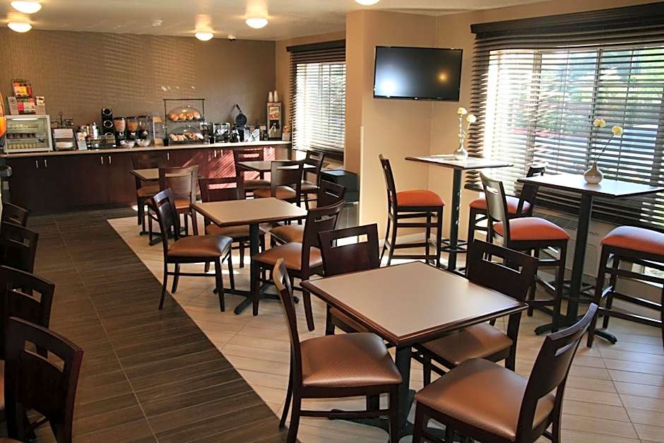 Best Western Luxury Inn