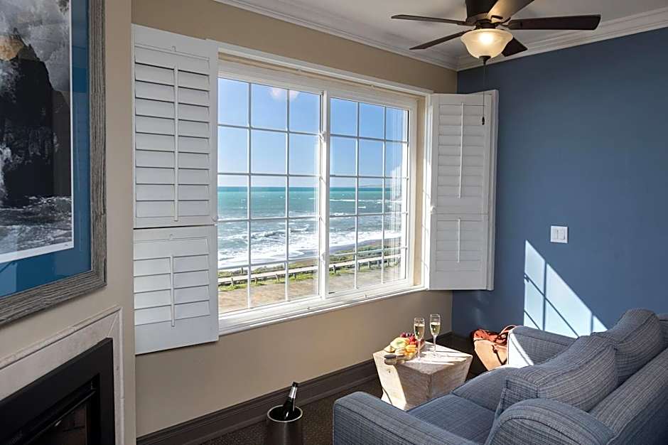 Sand Pebbles Inn